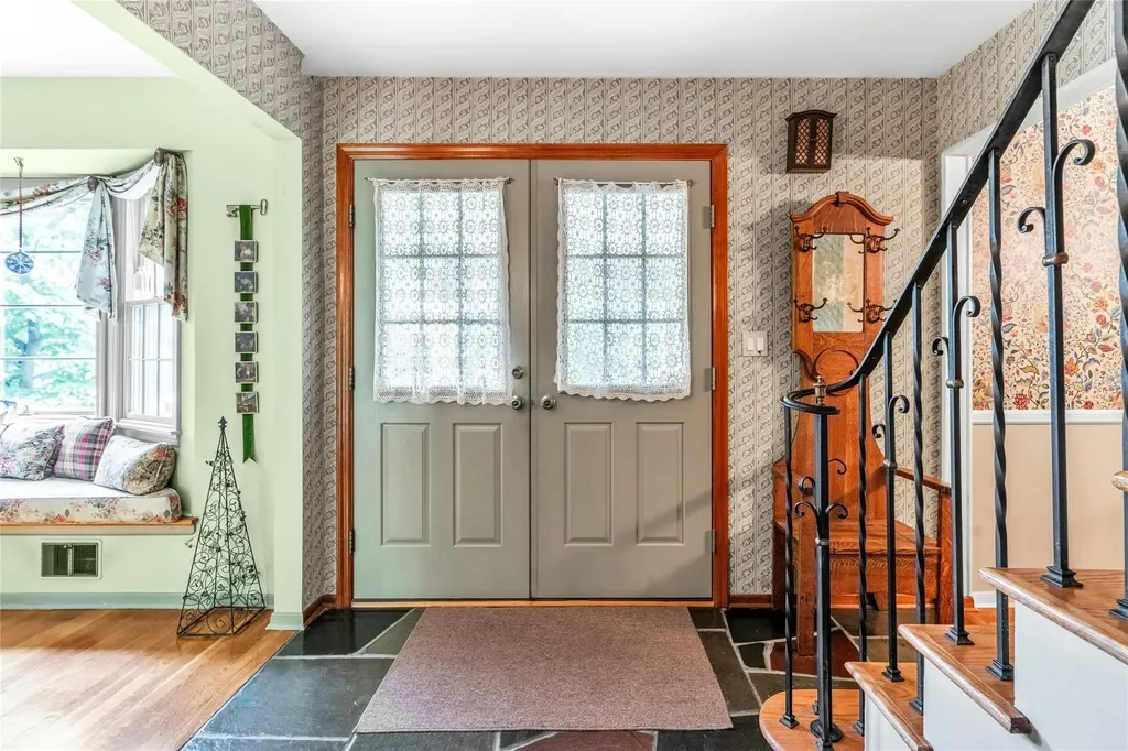 29 Cardinal Lane Hauppauge NY 11788