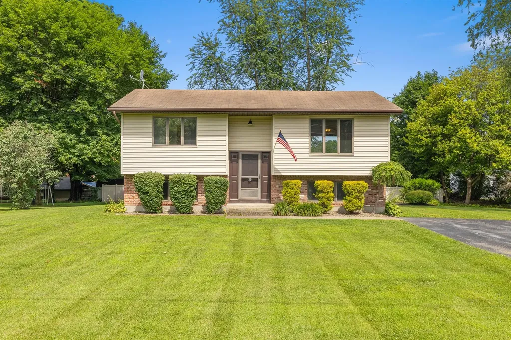 16 Orchard Lane Highland NY 12528
