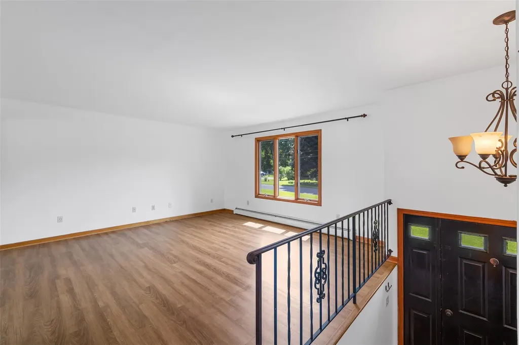 16 Orchard Lane Highland NY 12528