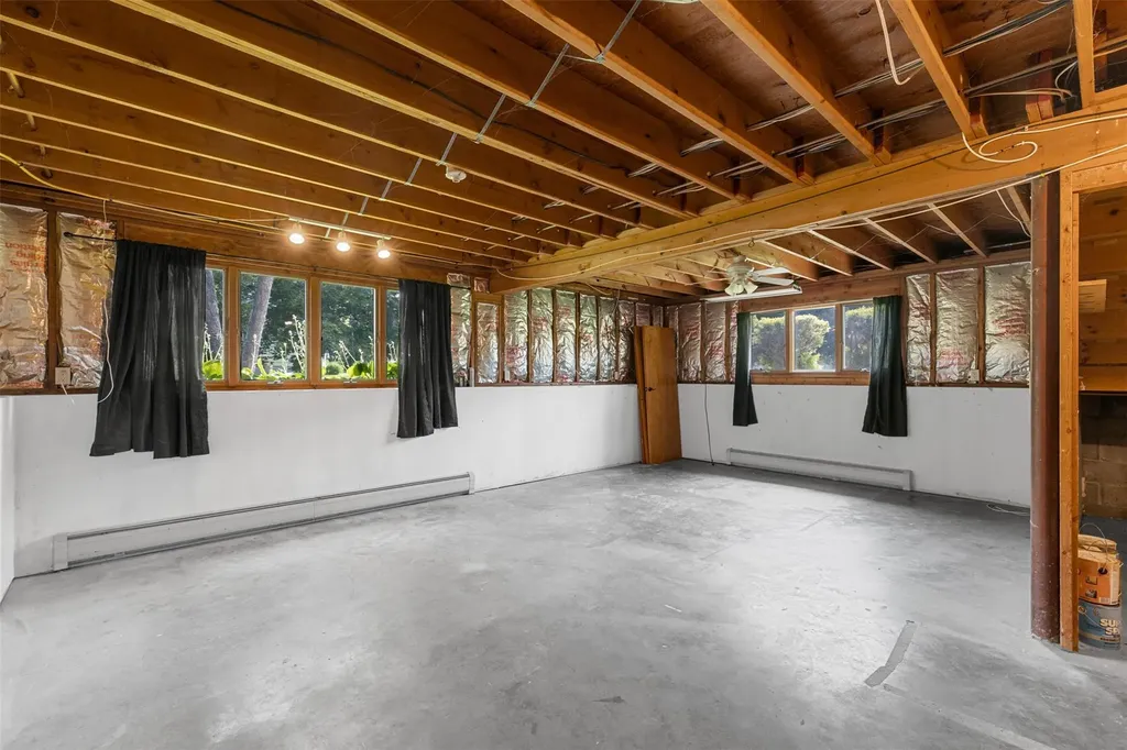 16 Orchard Lane Highland NY 12528
