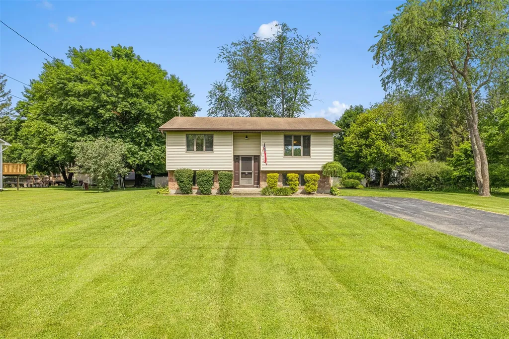 16 Orchard Lane Highland NY 12528