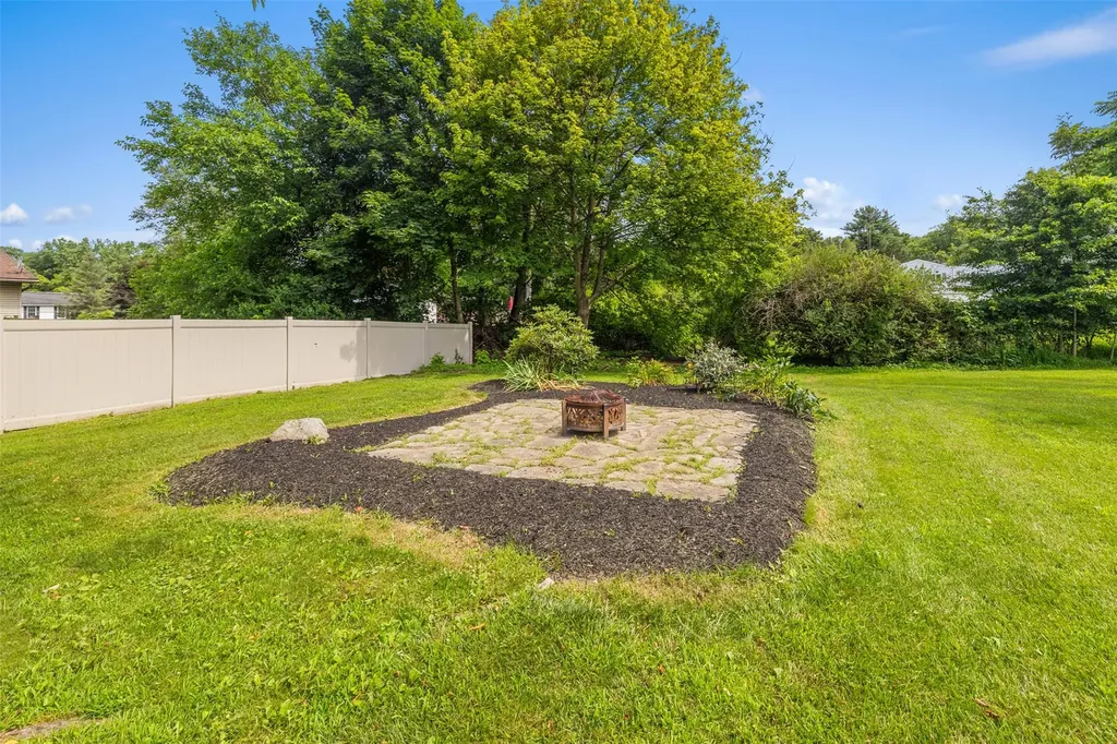 16 Orchard Lane Highland NY 12528