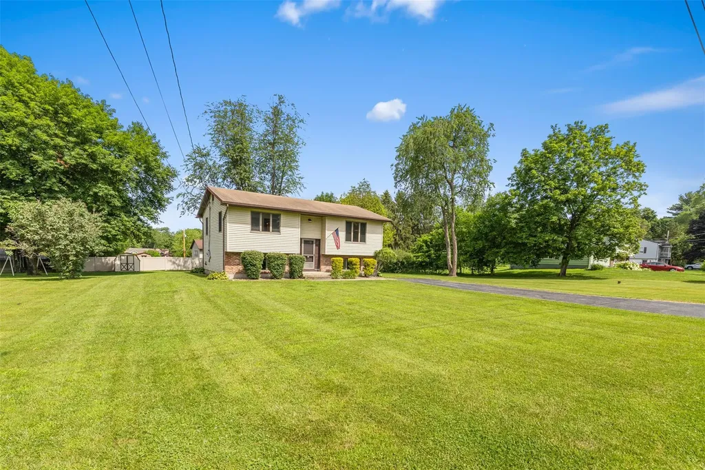 16 Orchard Lane Highland NY 12528
