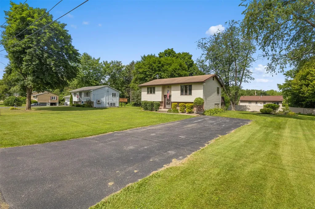 16 Orchard Lane Highland NY 12528