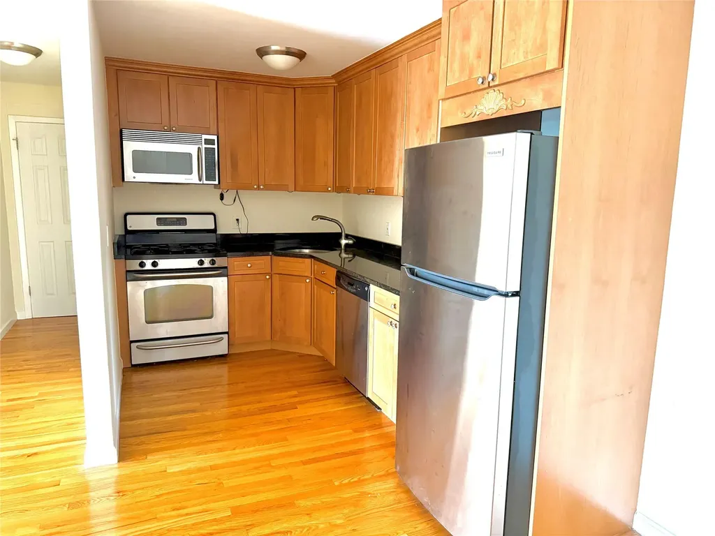 17 Broadway Harrison NY 10528