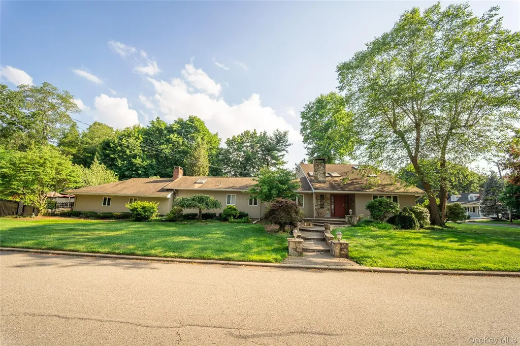 6 Cambridge Drive Smithtown NY 11787