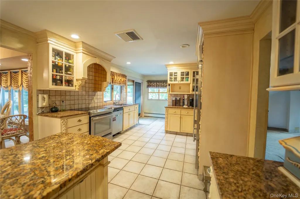 6 Cambridge Drive Smithtown NY 11787