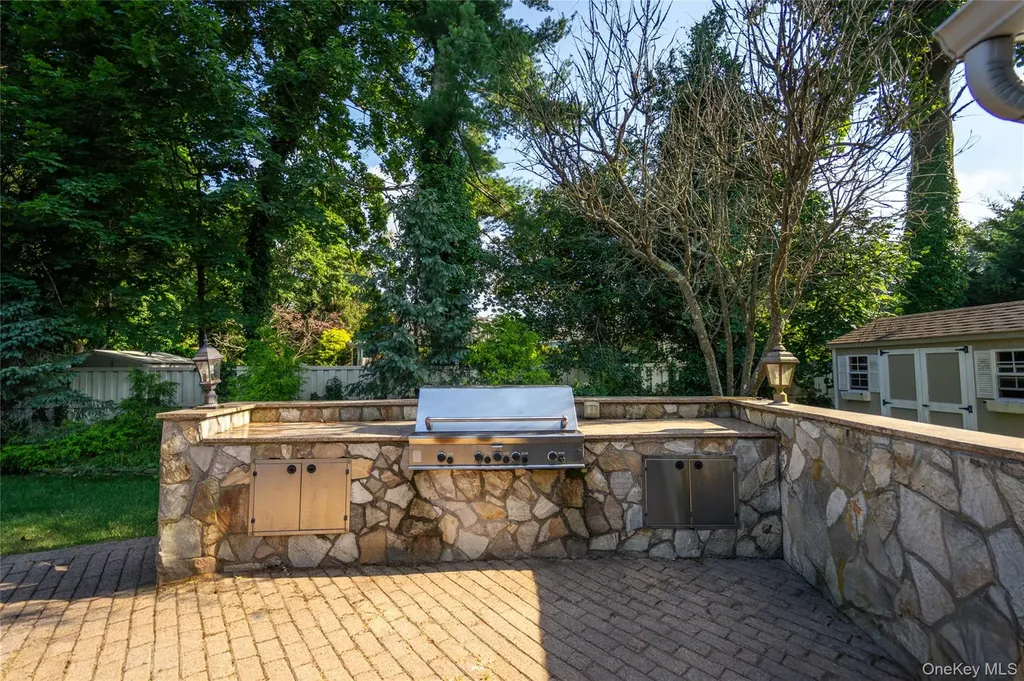 6 Cambridge Drive Smithtown NY 11787