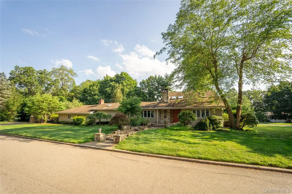 6 Cambridge Drive Smithtown NY 11787
