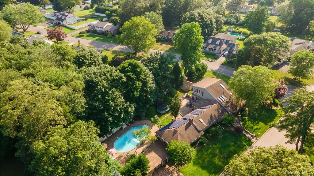 6 Cambridge Drive Smithtown NY 11787