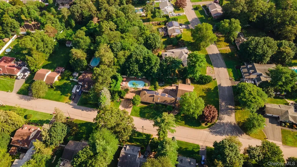 6 Cambridge Drive Smithtown NY 11787
