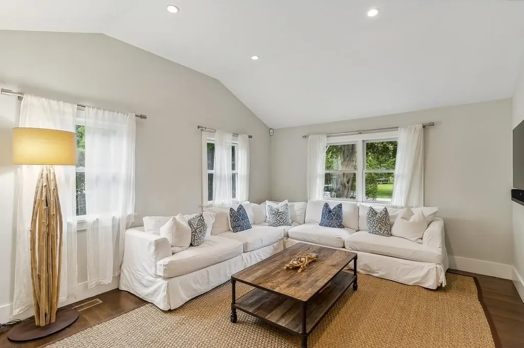 20 Stratton Square East Hampton NY 11937