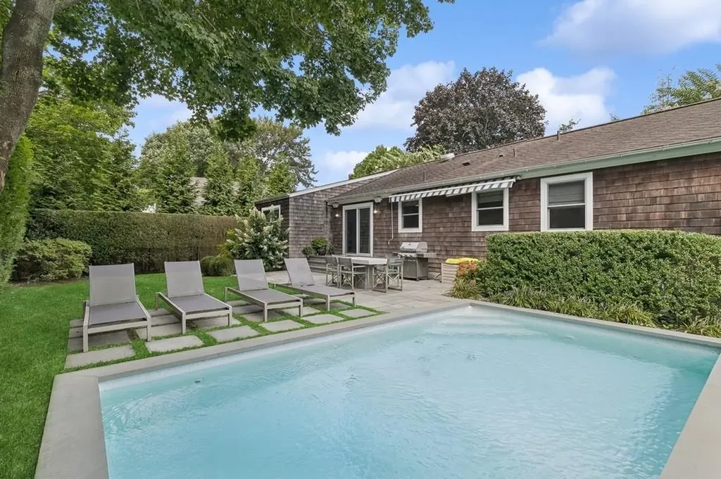 20 Stratton Square East Hampton NY 11937