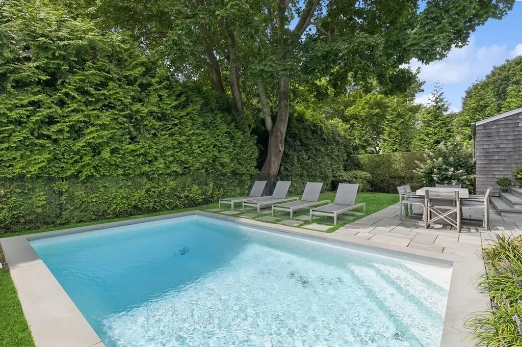 20 Stratton Square East Hampton NY 11937