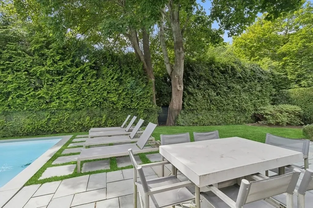 20 Stratton Square East Hampton NY 11937