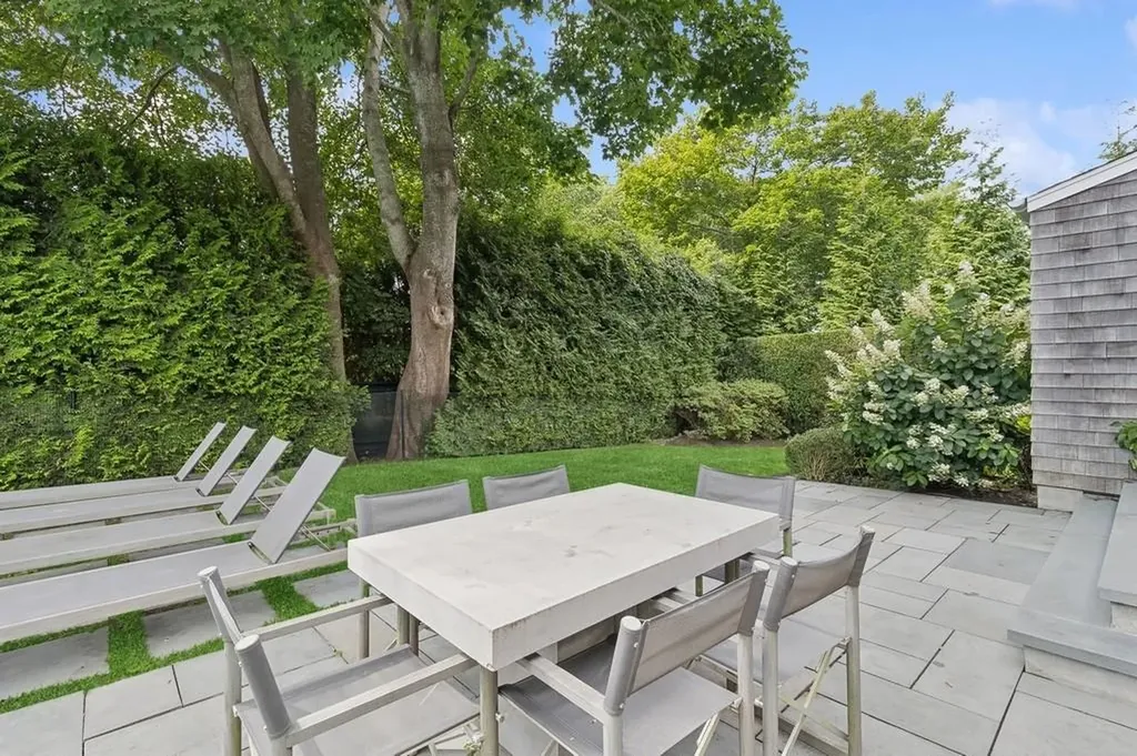 20 Stratton Square East Hampton NY 11937