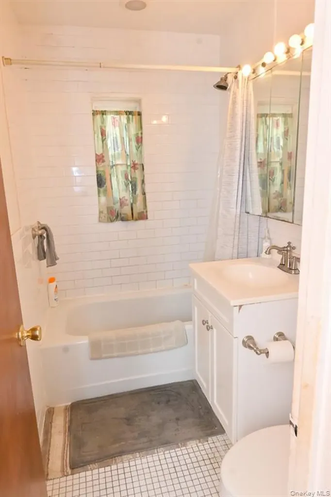 3331 Hone Avenue Bronx NY 10469