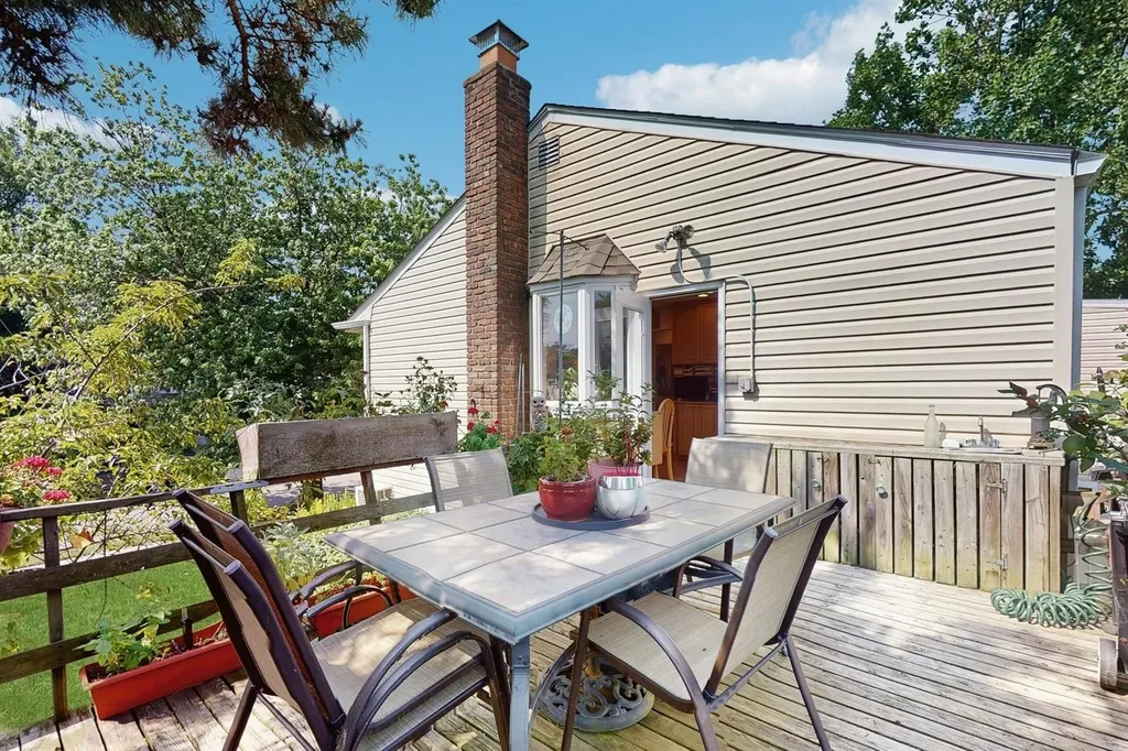 336 Thompson Avenue Oceanside NY 11572