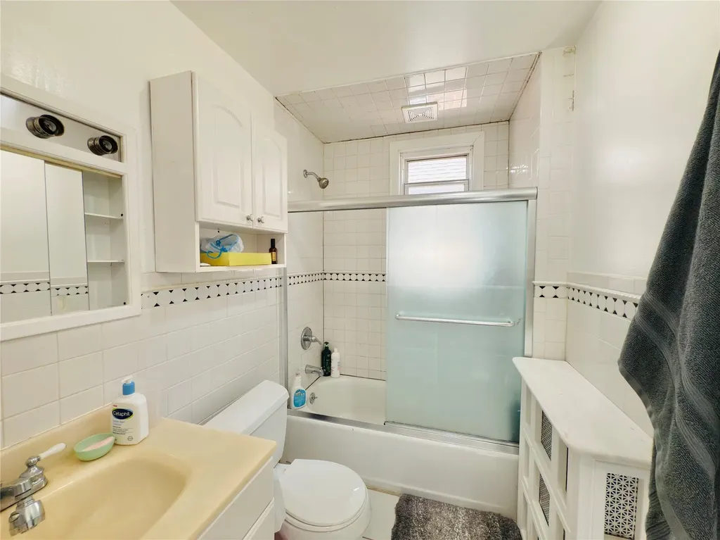2891 Dudley Avenue Bronx NY 10461