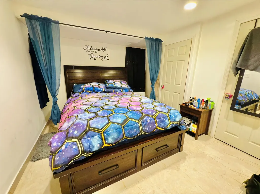 2891 Dudley Avenue Bronx NY 10461