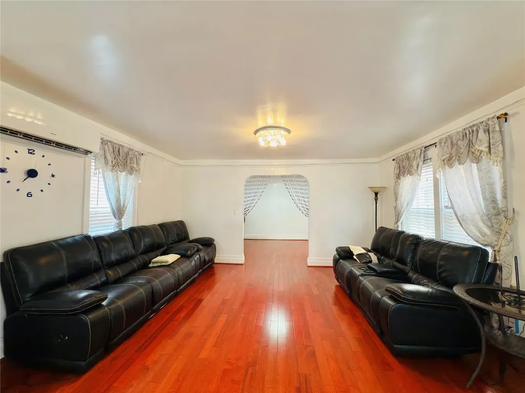 2891 Dudley Avenue Bronx NY 10461