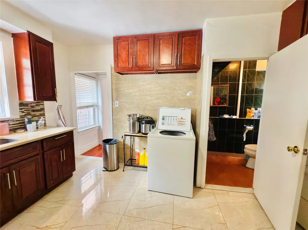2891 Dudley Avenue Bronx NY 10461