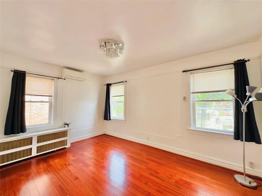 2891 Dudley Avenue Bronx NY 10461