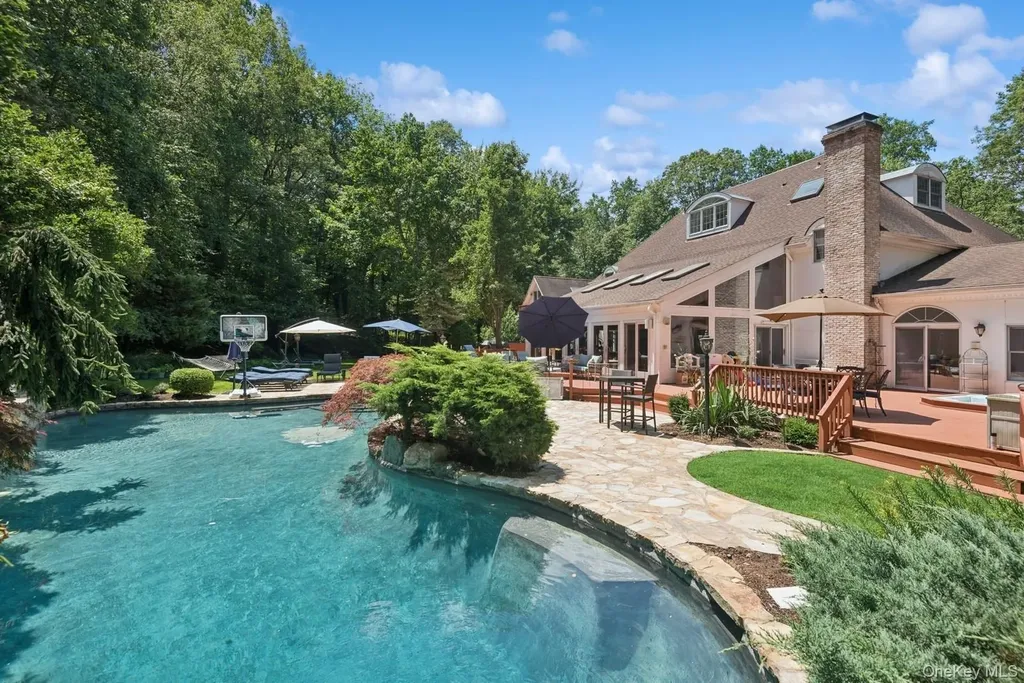 9 Swan Place Nissequogue NY 11780