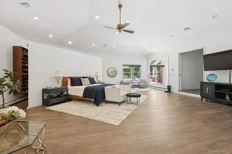 9 Swan Place Nissequogue NY 11780
