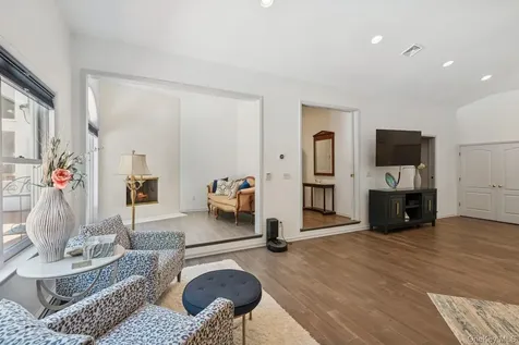 9 Swan Place Nissequogue NY 11780
