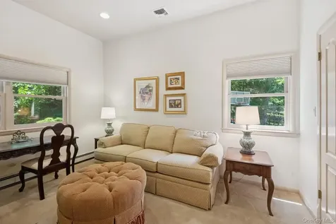 9 Swan Place Nissequogue NY 11780