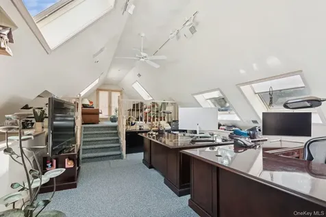 9 Swan Place Nissequogue NY 11780