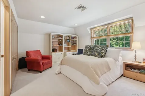 9 Swan Place Nissequogue NY 11780
