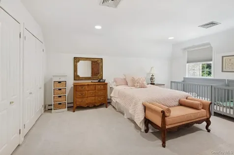 9 Swan Place Nissequogue NY 11780