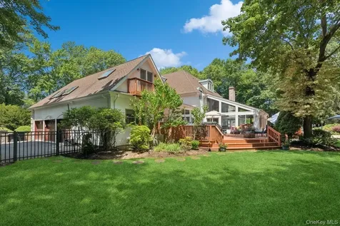 9 Swan Place Nissequogue NY 11780