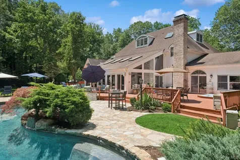 9 Swan Place Nissequogue NY 11780