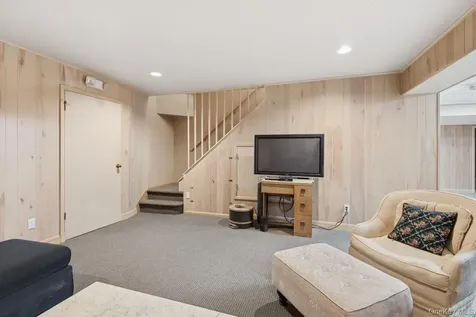 9 Swan Place Nissequogue NY 11780