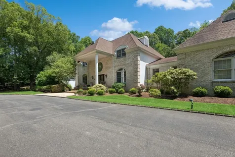 9 Swan Place Nissequogue NY 11780