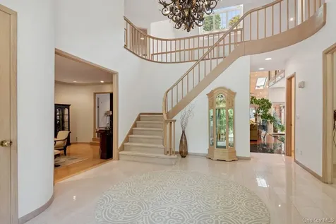 9 Swan Place Nissequogue NY 11780