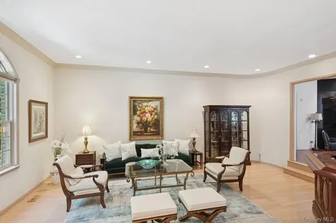 9 Swan Place Nissequogue NY 11780