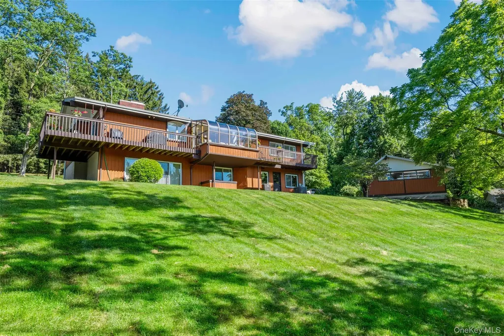 207 E Hook Road Hopewell Junction NY 12533