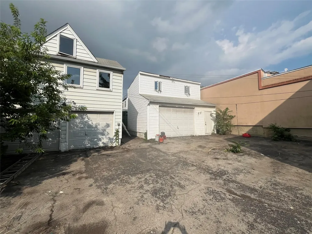 5611 Remsen Place Maspeth NY 11378