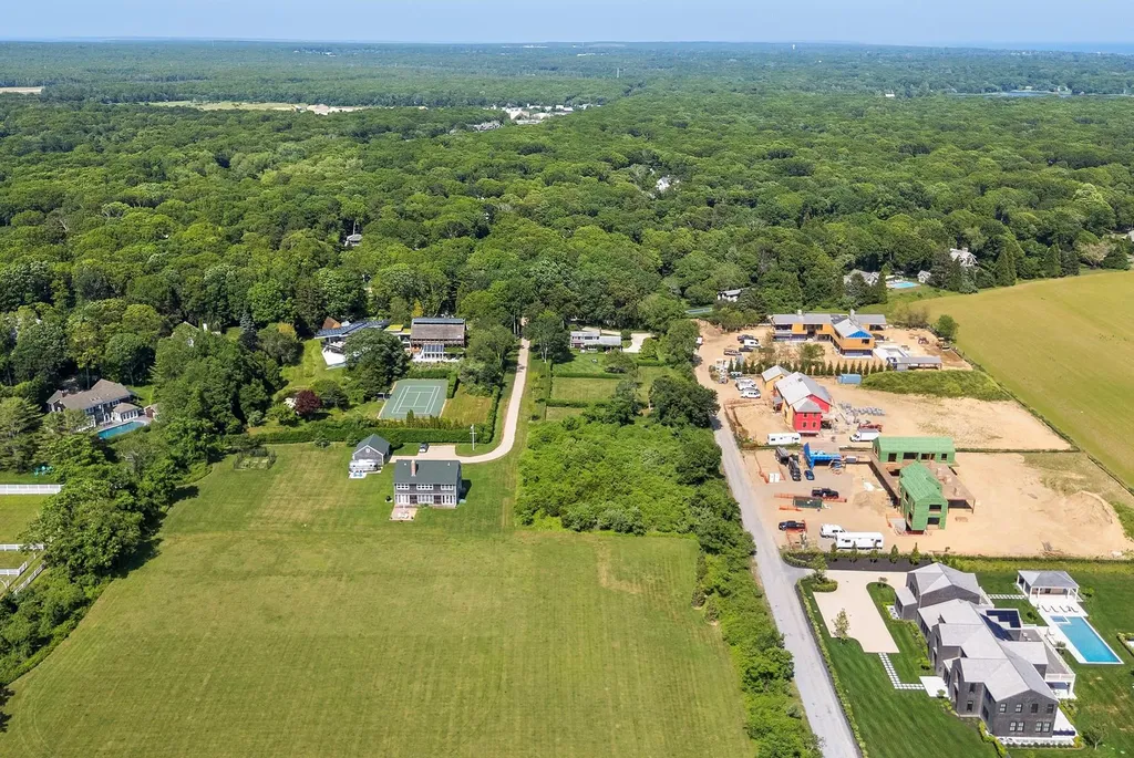48 Sayres Path Wainscott NY 11975
