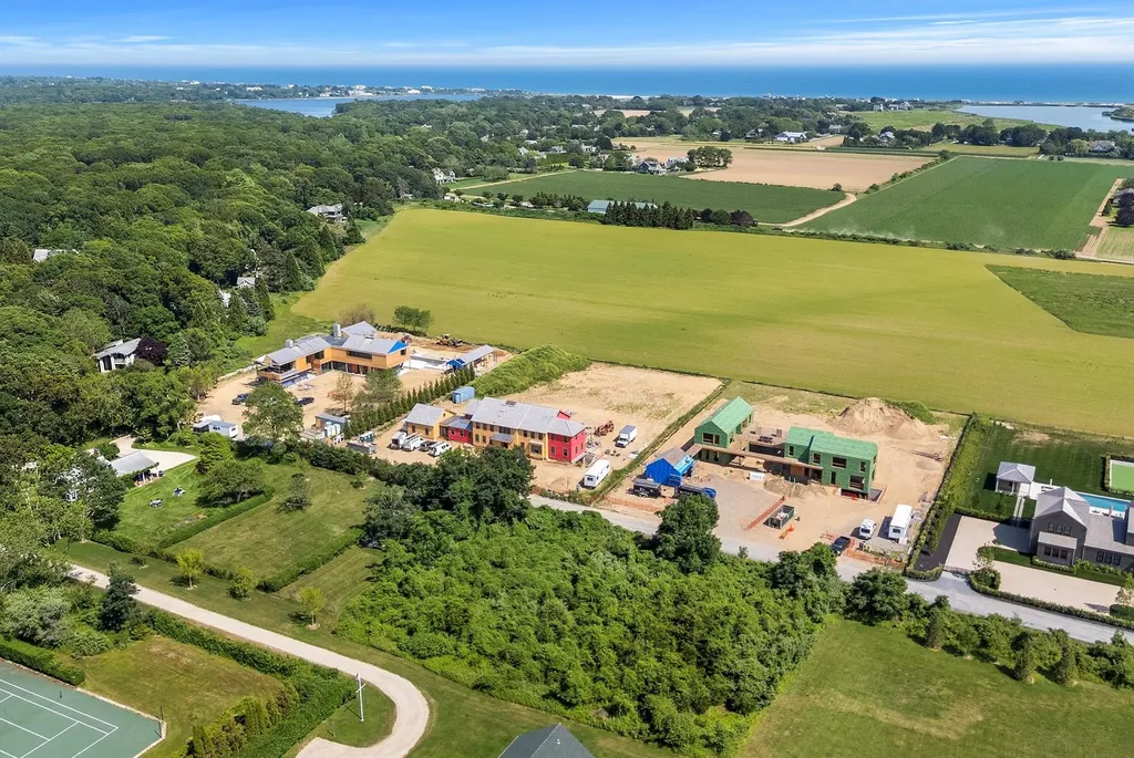 48 Sayres Path Wainscott NY 11975