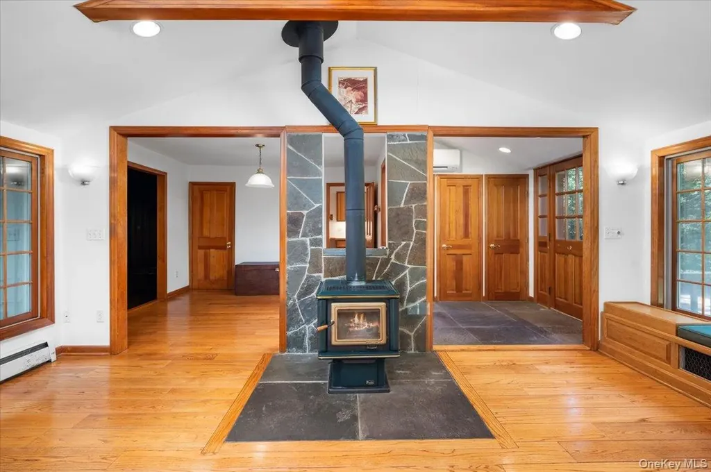 1064 Barrett Circle W Carmel NY 10512