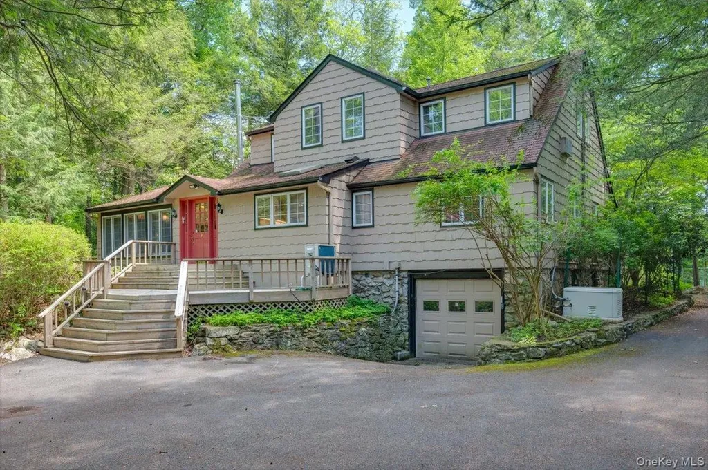 1064 Barrett Circle W Carmel NY 10512