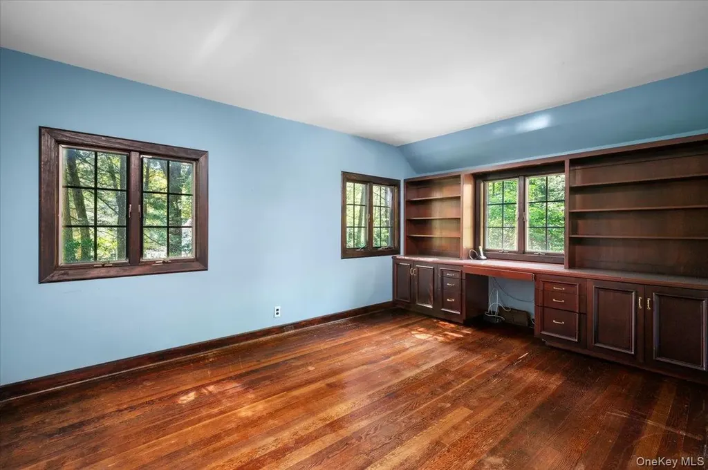 1064 Barrett Circle W Carmel NY 10512