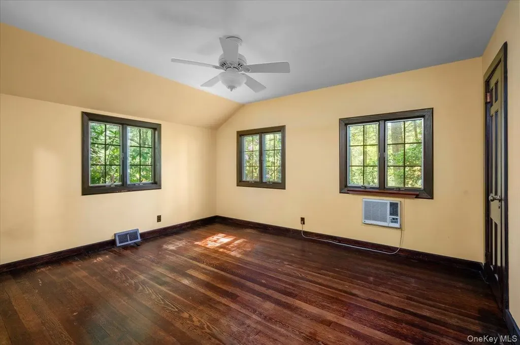 1064 Barrett Circle W Carmel NY 10512