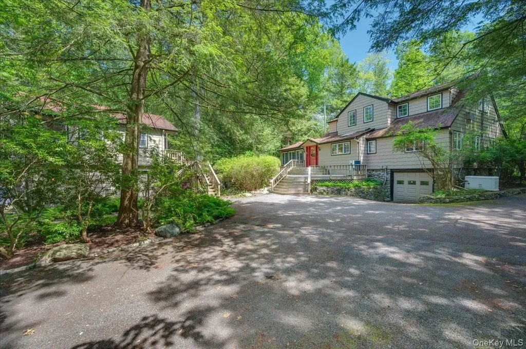1064 Barrett Circle W Carmel NY 10512