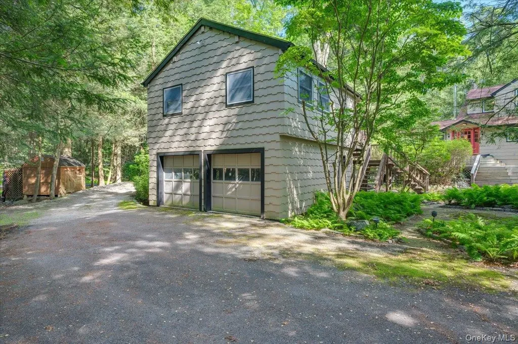 1064 Barrett Circle W Carmel NY 10512